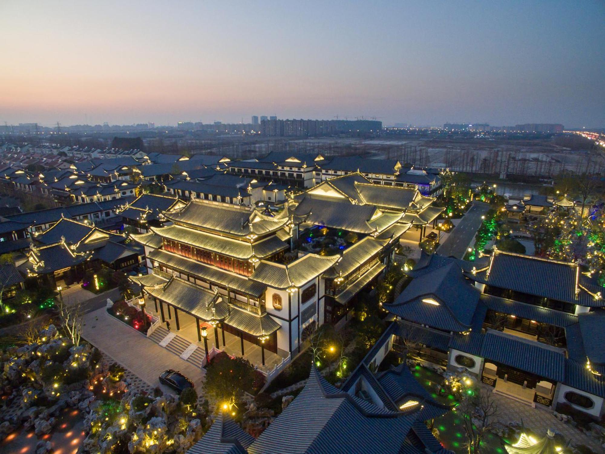 Royal Garden Hotel Shanghai-Free Shuttle To And From Disney & Pvg & Close Metro Line2 Easy To Sha New Expo Esterno foto