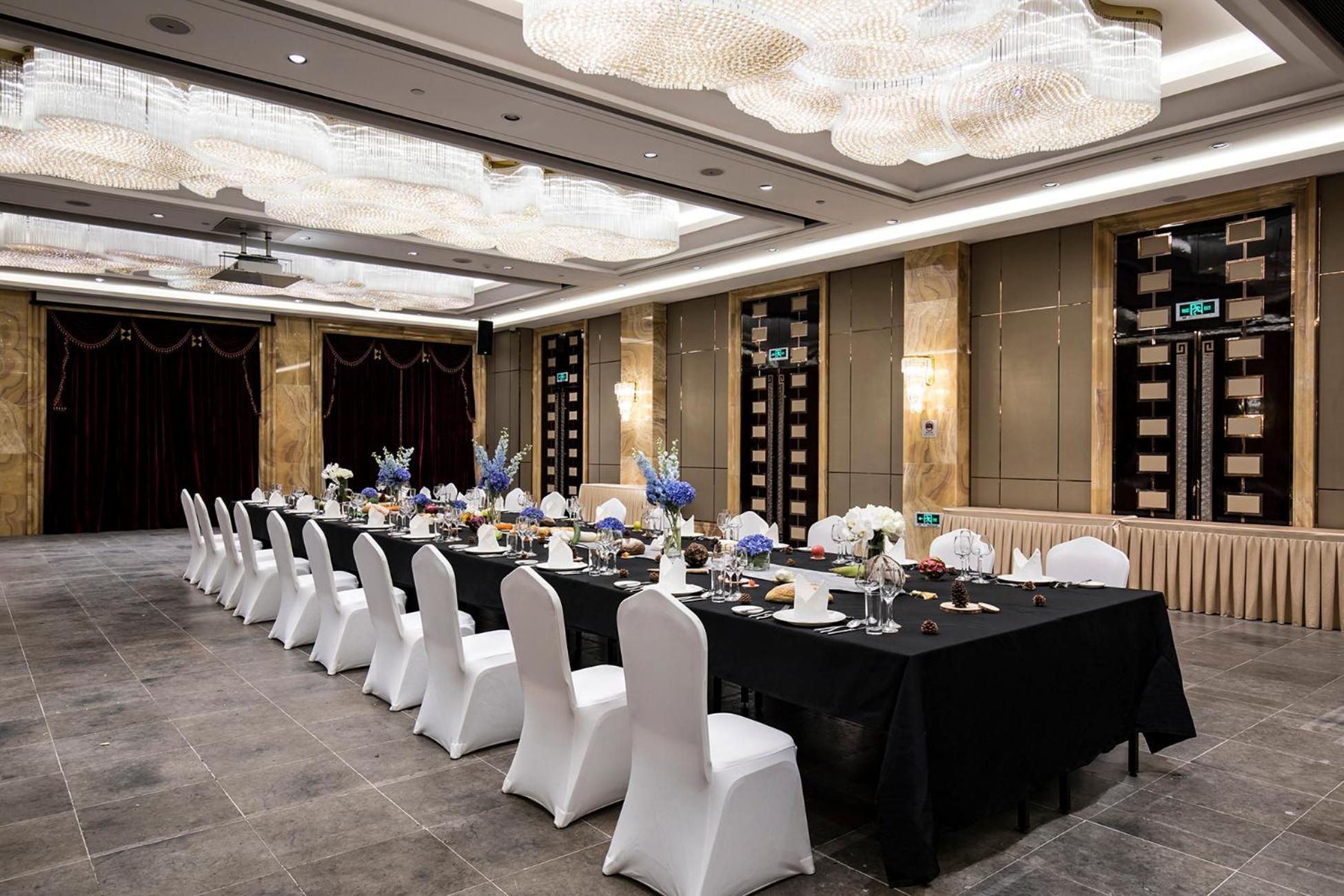 Royal Garden Hotel Shanghai-Free Shuttle To And From Disney & Pvg & Close Metro Line2 Easy To Sha New Expo Esterno foto